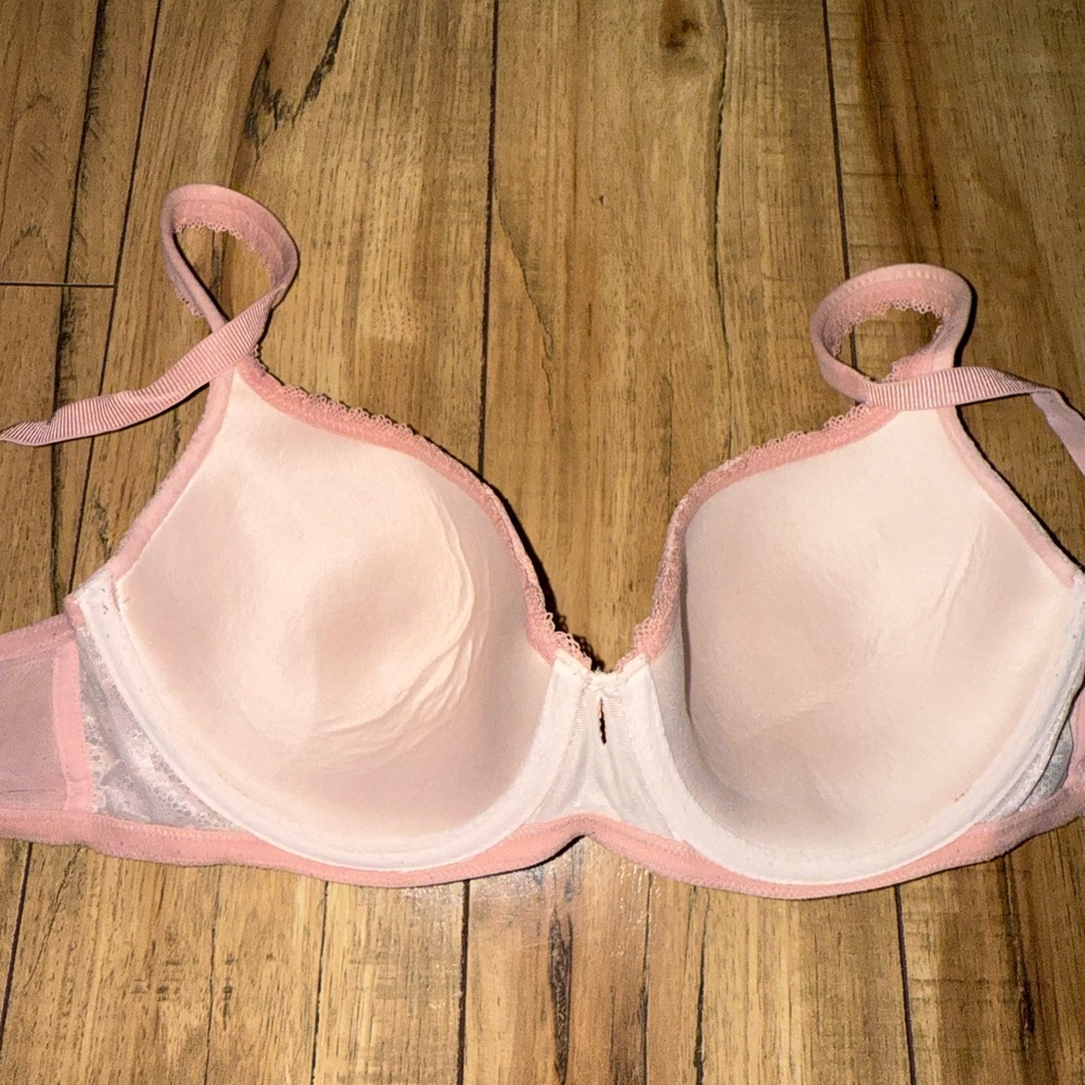 Peach Victoria’s Secret bra - Picture 5 of 6